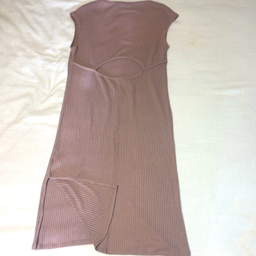 Bodycon Ribbed Dress w/Cutout back - Picture 4 of 11